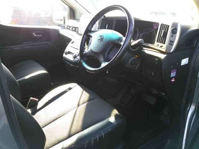 2005 Nissan Elgrand ハイウェイスター auction photo 3