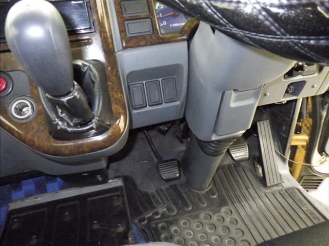 2004 Mitsubishi Fuso Canter バン auction photo 8