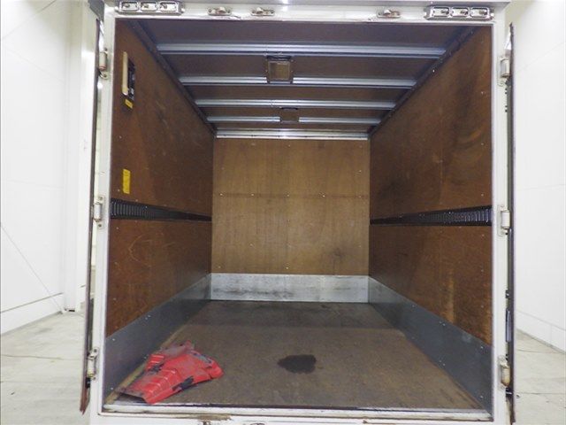 2004 Mitsubishi Fuso Canter バン auction photo 4