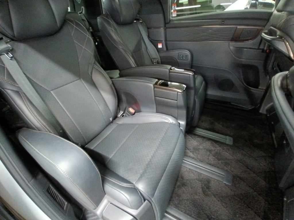2024 Toyota Vellfire Z Premier auction photo 12