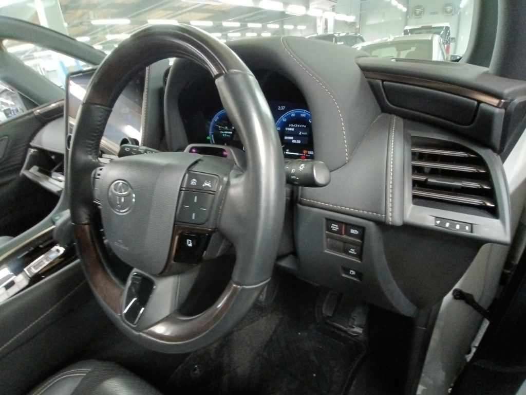 2024 Toyota Vellfire Z Premier auction photo 9