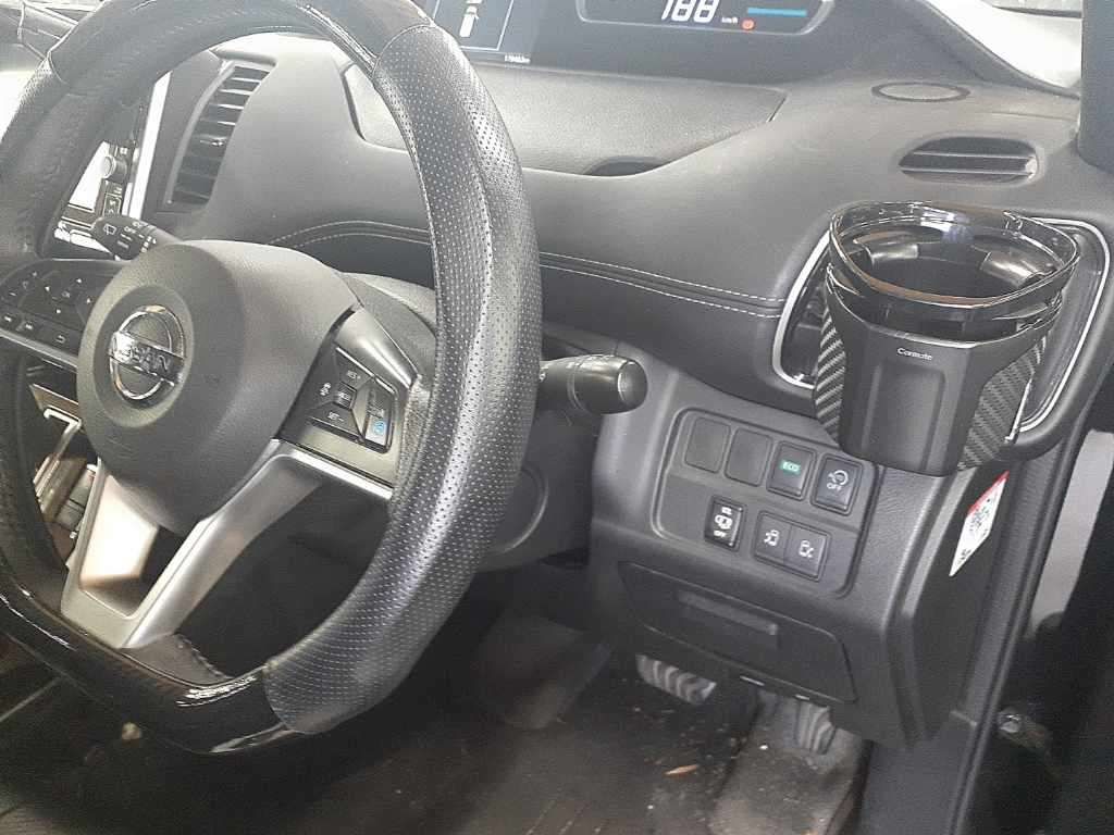 2017 Nissan Serena Highway Star ProPILOT ED auction photo 9