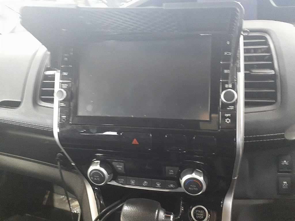 2017 Nissan Serena Highway Star ProPILOT ED auction photo 12