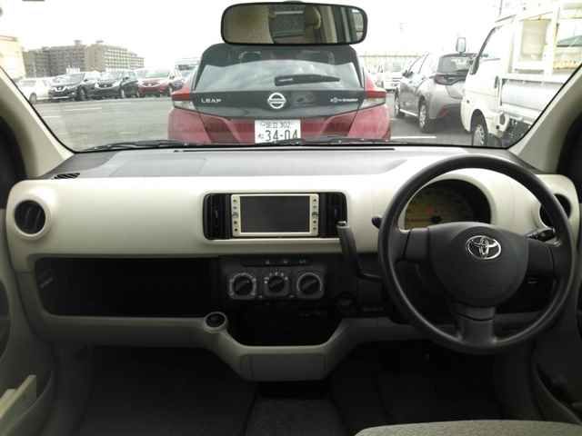 2010 Toyota Passo 1.0X auction photo 8