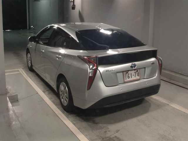 2017 Toyota Prius Sセーフティプラス auction photo 2