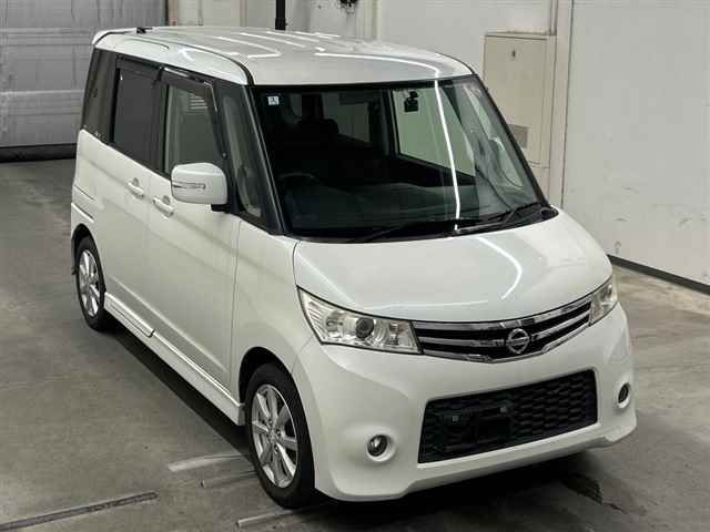 2012 Nissan Roox Highway Star Japan auction vehicle