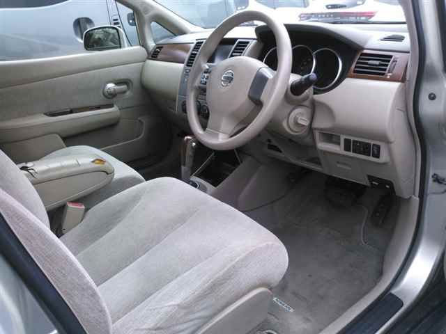 2005 Nissan ティーダラティオ 15M auction photo 3