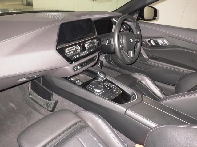 2019 BMW BMW Z4 sDrive20I SPイノベーションP auction photo 2