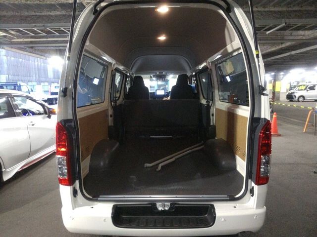 2026 Toyota Hiace Long DX GL Package auction photo 6