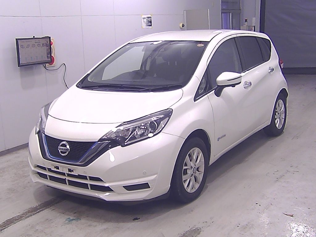 2020 Nissan ノート HB e-POWER X V-SELECTION auction photo 4