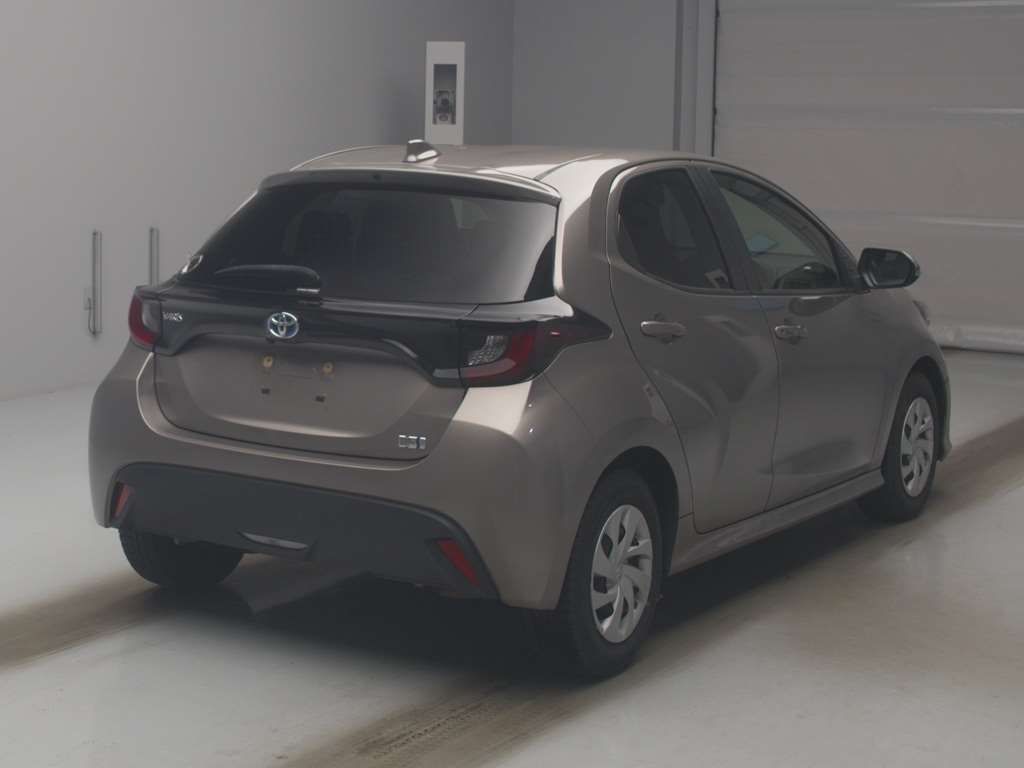2022 Toyota Yaris Hybrid X auction photo 2