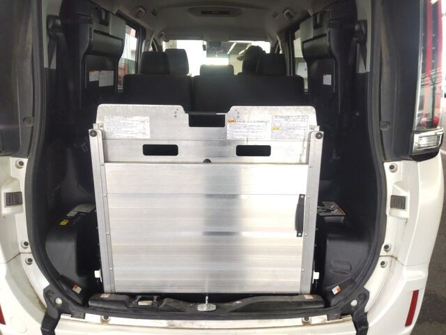 2019 Toyota Noah X ウェルキャブ auction photo 6