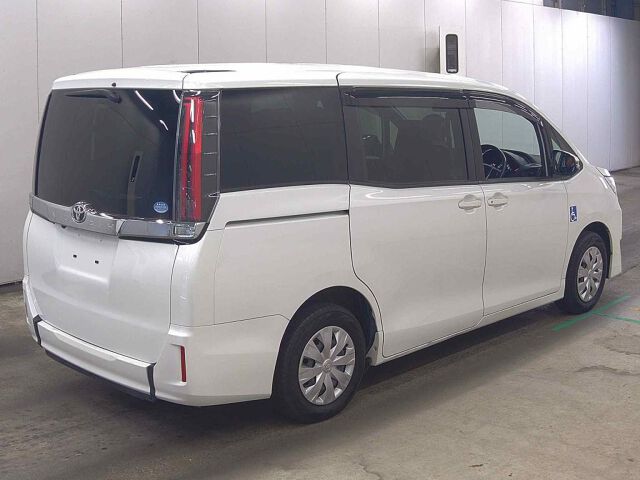 2019 Toyota Noah X ウェルキャブ auction photo 5