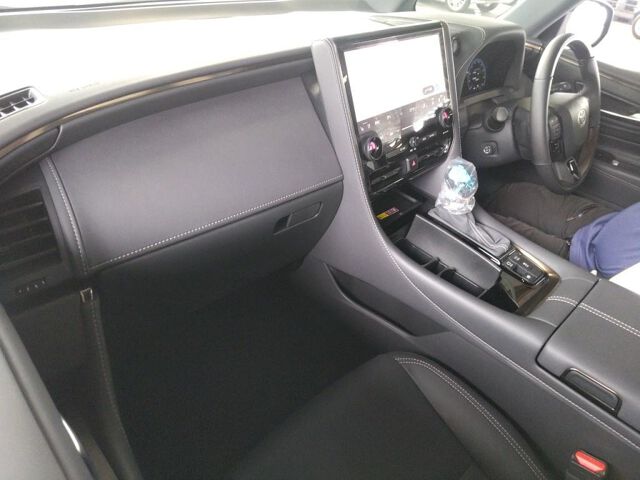 2025 Toyota Alphard Z 4WD auction photo 3