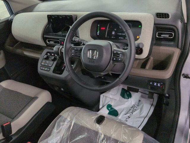 2025 Honda Freed E: HEV Air EX auction photo 3