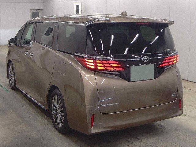 2025 Toyota Alphard Executive Lounge 4WD auction photo 2