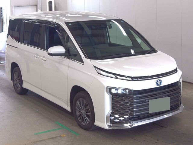 Japan Auction Vehicles 8 2024 Toyota Voxy ハイブリッドS-Z 4WD auction photo