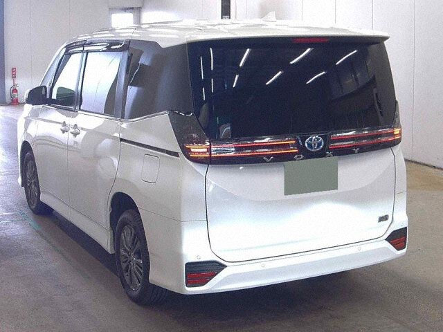 2024 Toyota Voxy ハイブリッドS-Z 4WD auction photo 2
