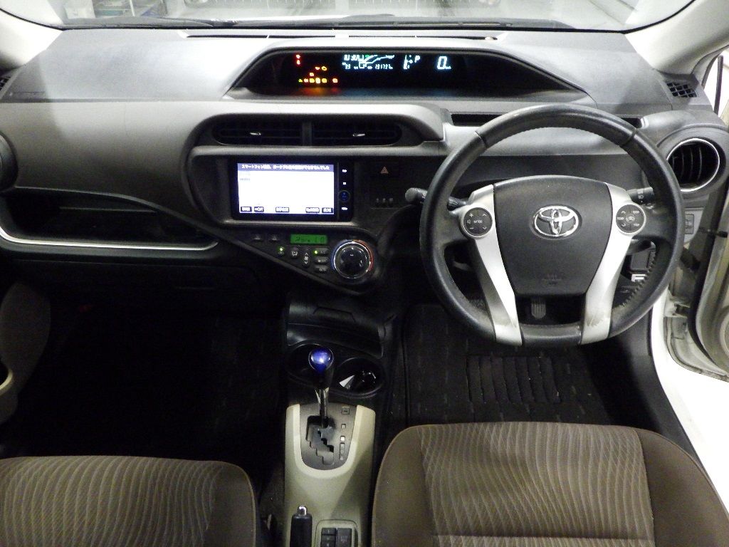2014 Toyota Aqua G auction photo 3