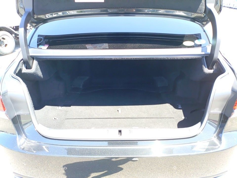 2018 Lexus LS auction photo 8