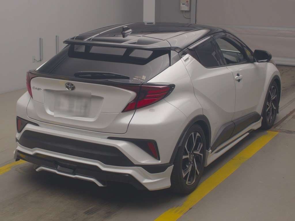 2022 Toyota C-HR G-T auction photo 2