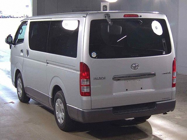 2005 Toyota Hiace ロングスーパーGL auction photo 2