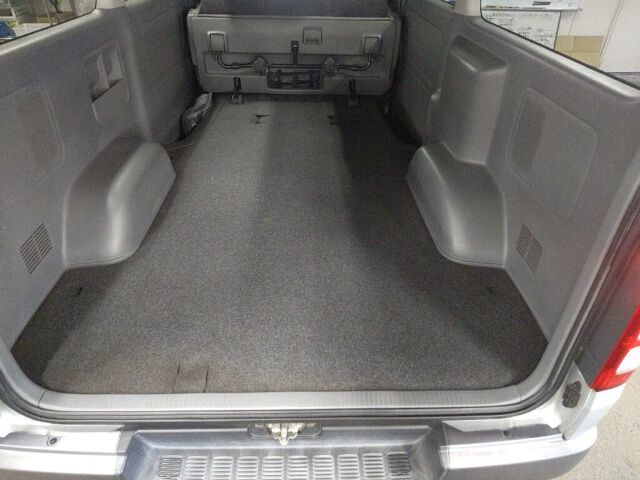 2005 Toyota Hiace ロングスーパーGL auction photo 3
