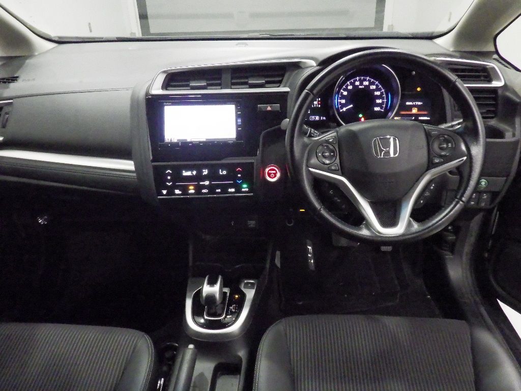 2019 Honda Fit ハイブリッドLホンダセンシング auction photo 3