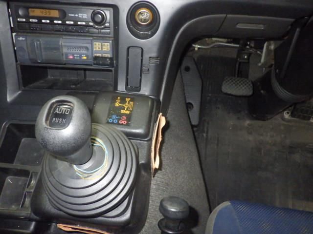 2010 Isuzu トラクター auction photo 7