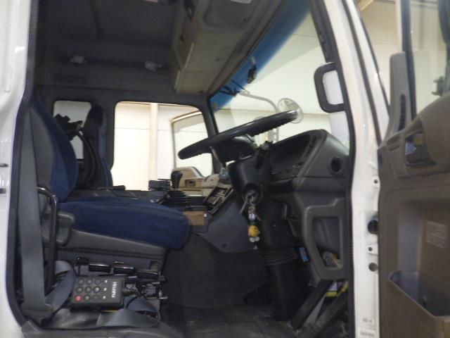 2010 Isuzu トラクター auction photo 5