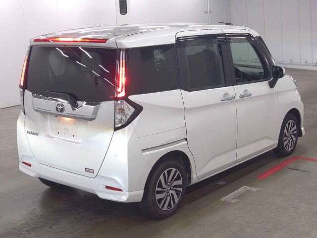 2024 Toyota Roomy Custom G auction photo 5