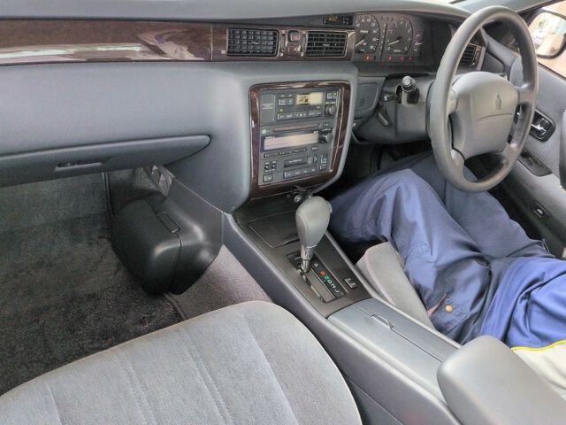1997 Toyota Crown Royal Extra auction photo 3