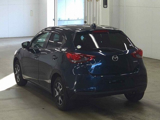 2024 Mazda 2 15 BD auction photo 2