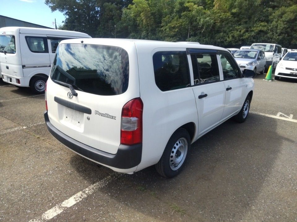 2021 Toyota Probox auction photo 2