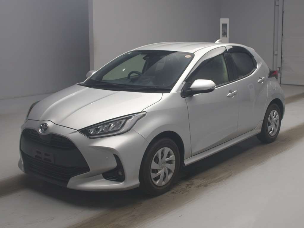 2021 Toyota Yaris Hybrid G Japan auction vehicle