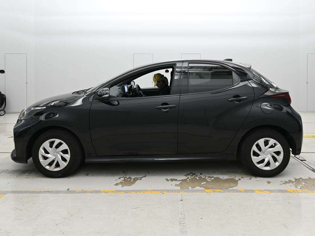 2021 Toyota Yaris X auction photo 4