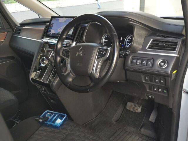 2021 Mitsubishi Delica D:5 G Power Package 4WD auction photo 3