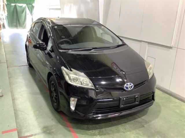 Japan Auction Vehicles 4 2015 Toyota Prius S auction photo