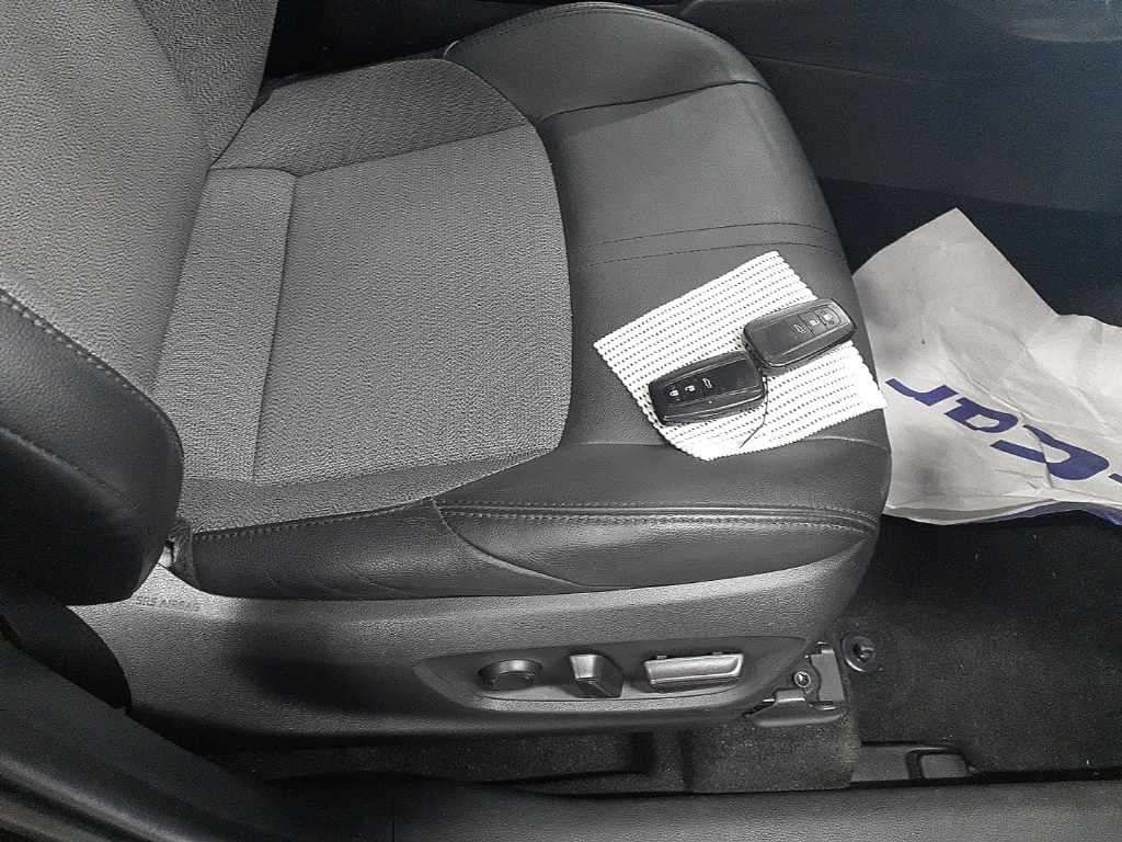 2022 Toyota Corolla Cross ハイブリッド Z auction photo 10
