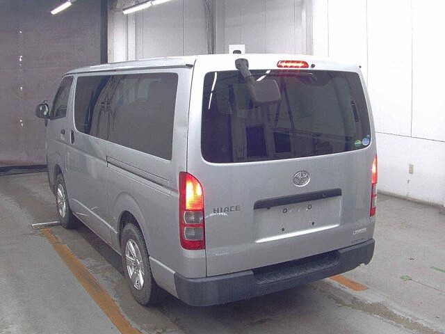 2018 Toyota Hiace Long DX 4WD auction photo 2