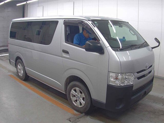 2018 Toyota Hiace Long DX 4WD Japan auction vehicle