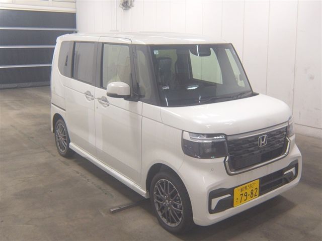 2026 Honda N-BOX 4WD Custom Turbo Japan auction vehicle