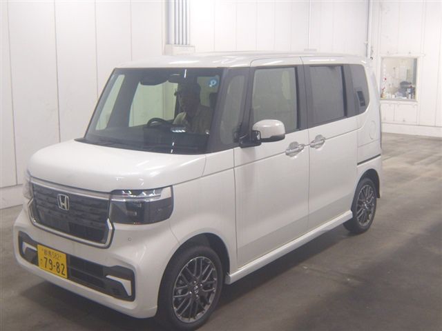 2026 Honda N-BOX 4WD Custom Turbo auction photo 4
