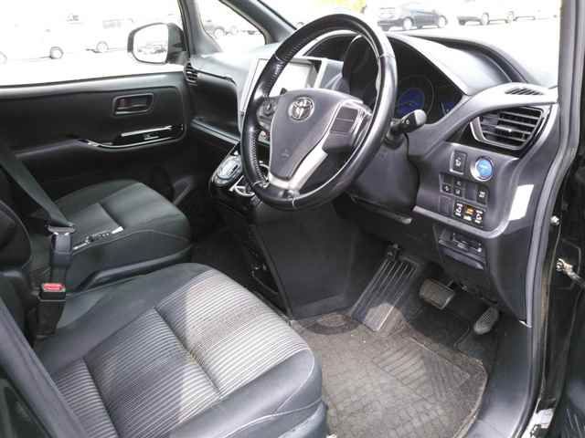 2017 Toyota Voxy ハイブリッドZS auction photo 3