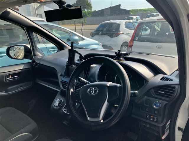 2014 Toyota Voxy ハイブリッドV auction photo 3