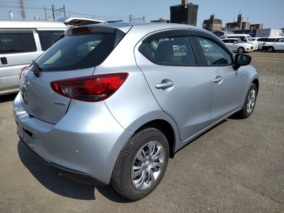 2021 Mazda Mazda2 auction photo 2