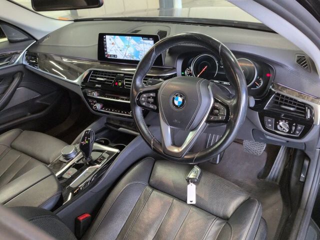 2018 BMW 5 Series 523Dラグジュアリー auction photo 3