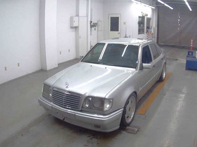 1993 Mercedes-Benz ミディアムクラス 500E auction photo 4
