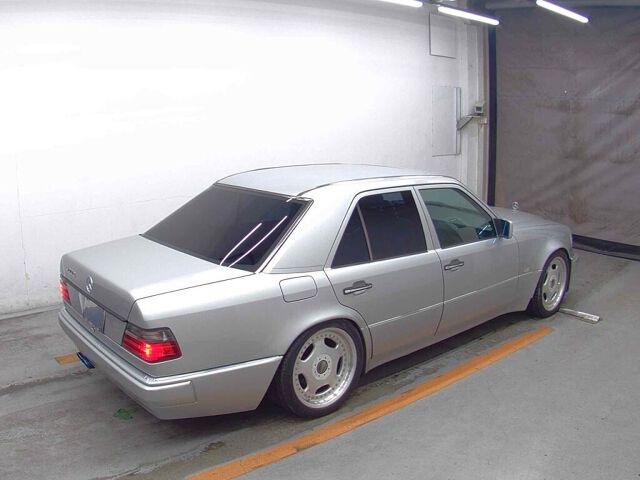 1993 Mercedes-Benz ミディアムクラス 500E auction photo 5