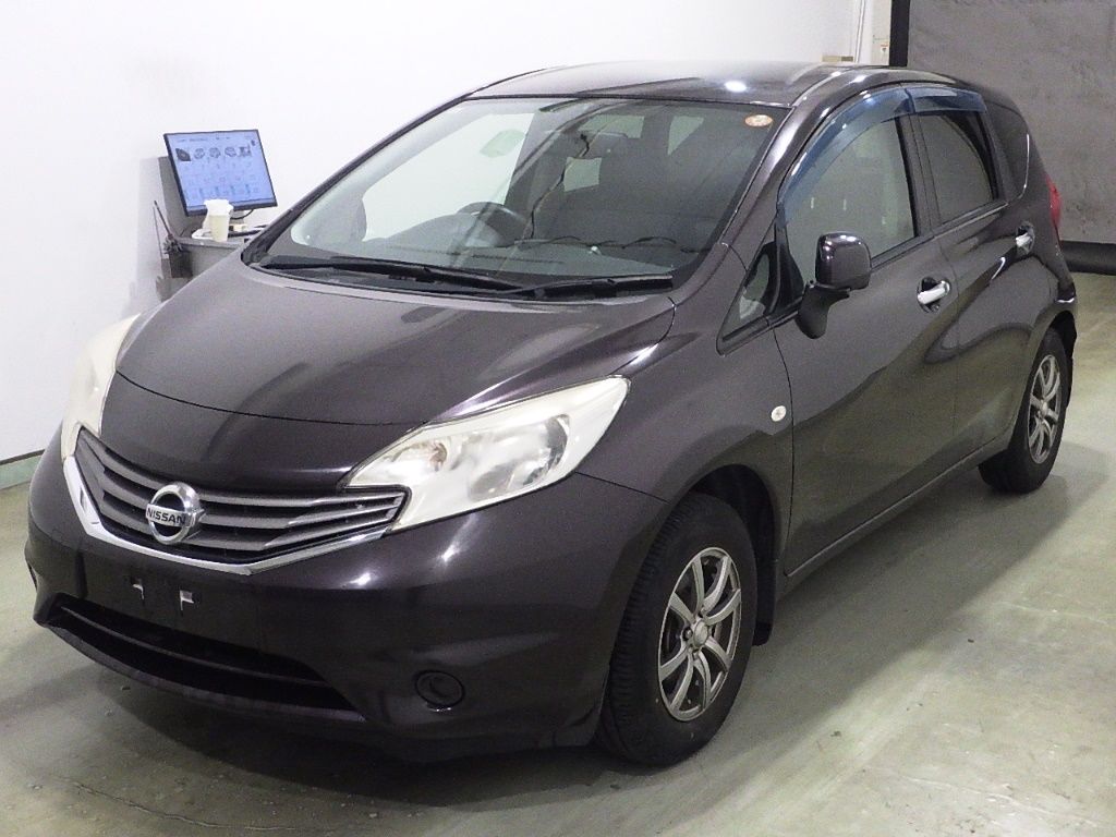 2013 Nissan ノート HB メダリスト auction photo 4